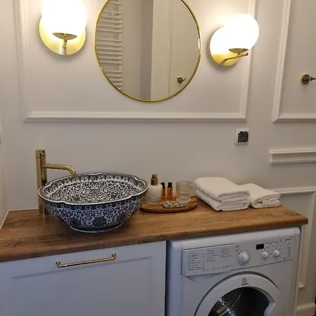 Apartament 932